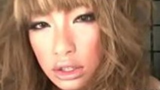 ルミカはホットピンクで彼女を殴る前に彼女の大きな乳首と毛深い猫を見せます ルミカはホットピンクで彼女を殴る前に彼女の大きな乳首と毛深い猫を見せます