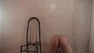 ヴァネッサは、彼女の体を見せているプロストリッパーのような裸の踊りです ヴァネッサは、彼女の体を見せているプロストリッパーのような裸の踊りです