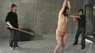 アジアのひよこは縛られ、激しく缶詰めされています アジアのひよこは縛られ、激しく缶詰めされています