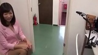 お嬢様系のAV女優が大勢集まった素人汁男優に中出しプレイを繰り返す お嬢様系のAV女優が大勢集まった素人汁男優に中出しプレイを繰り返す