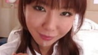 ベイビーは彼女の口の中で2つのコックを手に入れる ベイビーは彼女の口の中で2つのコックを手に入れる