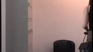 【熟女エロ動画】スタイルの良いお姉さんの生着替えちら見でおっぱい丸出し 【熟女エロ動画】スタイルの良いお姉さんの生着替えちら見でおっぱい丸出し