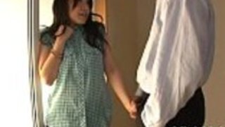 Deperate wench momは彼女の砂糖梅を必要とする Deperate wench momは彼女の砂糖梅を必要とする