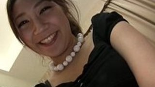 胸を張った卑猥な日本の女装を徹底的に楽しんだ 胸を張った卑猥な日本の女装を徹底的に楽しんだ