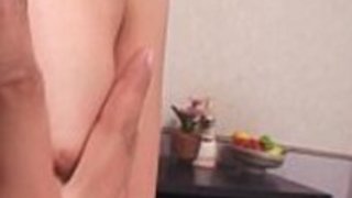 ジャップの誘惑の猫が演奏され、クローズアップでおしゃべりをする ジャップの誘惑の猫が演奏され、クローズアップでおしゃべりをする