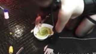 私はママの肛門を演じた。 私はママの肛門を演じた。