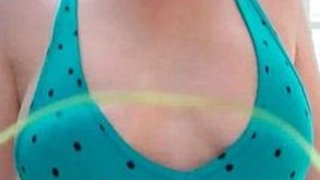 【熟女エロ動画】乳房にボールを押し付けて遊ぶ笑顔が可愛いホルスタイン娘 【熟女エロ動画】乳房にボールを押し付けて遊ぶ笑顔が可愛いホルスタイン娘