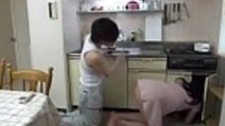 配管工で犯された日本の家庭教師 配管工で犯された日本の家庭教師