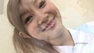 服従若い日本の十代の排水コック 服従若い日本の十代の排水コック