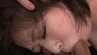 肛門の指とフェラチオで3人組を持つお母さん 肛門の指とフェラチオで3人組を持つお母さん