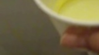 おしゃれなアマチュアがおしっこする おしゃれなアマチュアがおしっこする