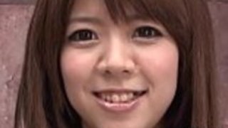 女子学生は膝を下ろします 女子学生は膝を下ろします