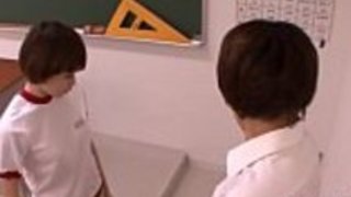 そのベイビーは、プッシーがプッシュされるのが好きです そのベイビーは、プッシーがプッシュされるのが好きです