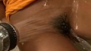 ドンは濡れた膣に入る ドンは濡れた膣に入る