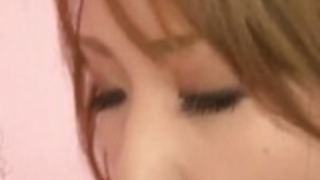 ヤングルナは、彼女の口の中で成長しているコックを愛する ヤングルナは、彼女の口の中で成長しているコックを愛する