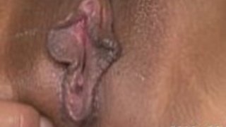 恥ずかしがりのアジア人は兼穴を伸ばす 恥ずかしがりのアジア人は兼穴を伸ばす