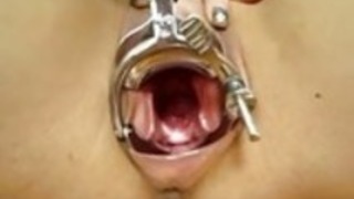 大人のおもちゃで遊んでいる女性 大人のおもちゃで遊んでいる女性