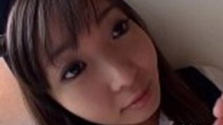 2本の棒は、この十代が吸うのが大好きなものです 2本の棒は、この十代が吸うのが大好きなものです