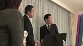 彼女の角張ったボスが必要とするホシサキ・ユウナservicig 彼女の角張ったボスが必要とするホシサキ・ユウナservicig