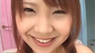 おもちゃを犯している巨乳なブルネットの嫌なベイビー おもちゃを犯している巨乳なブルネットの嫌なベイビー