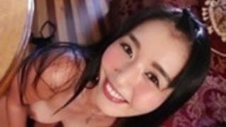 マリカは自分自身をfuckiingしながらあなたと目の接触を行います マリカは自分自身をfuckiingしながらあなたと目の接触を行います