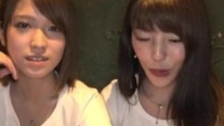 日本のレズビアンの支配 - 2対2の戦闘 日本のレズビアンの支配 - 2対2の戦闘