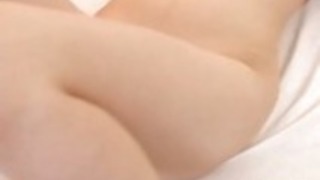 巨乳尻アジアの雌犬は彼女のプラウ深いとハードを取ります 巨乳尻アジアの雌犬は彼女のプラウ深いとハードを取ります