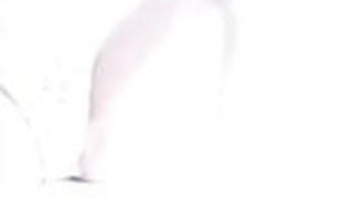 かわいい日本の女の子が写真撮影005のためにポーズをとる かわいい日本の女の子が写真撮影005のためにポーズをとる