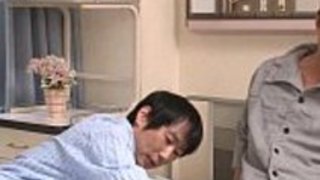 湿ったアジアの陰部を伸ばします 湿ったアジアの陰部を伸ばします