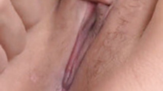 アマチュアティーン、ツナ木村は、彼女の浮浪人で2つの洞に耐えます アマチュアティーン、ツナ木村は、彼女の浮浪人で2つの洞に耐えます