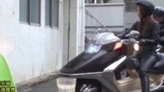 日本のレザージャケットと手袋のセックス 日本のレザージャケットと手袋のセックス