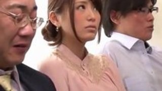 電車内で痴漢され乱交してしまうOLがあまりにも可愛すぎる 電車内で痴漢され乱交してしまうOLがあまりにも可愛すぎる