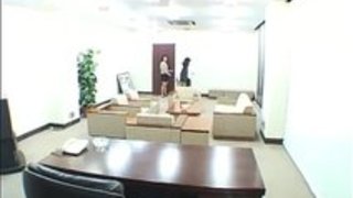 悩みを聞くふりをして教え子をレズの道に引きずりこむ女教師 悩みを聞くふりをして教え子をレズの道に引きずりこむ女教師