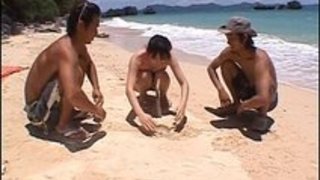 ビキニ姿の可愛い娘がプライベートビーチで男達にて手マンされて大量潮吹き ビキニ姿の可愛い娘がプライベートビーチで男達にて手マンされて大量潮吹き