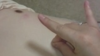 日本の赤ん坊は、からかうとHJを与えます 日本の赤ん坊は、からかうとHJを与えます