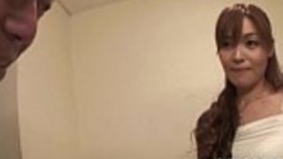 淫乱熟女は、ハードshlongに降ります 淫乱熟女は、ハードshlongに降ります