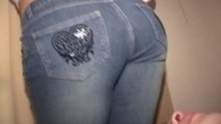 ビッグ油を塗ったお尻顔面騎乗 ビッグ油を塗ったお尻顔面騎乗