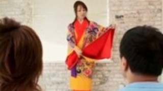 Miinaは着物の服を脱がし、よく犯されます Miinaは着物の服を脱がし、よく犯されます