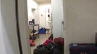 キューティーは大きなピングディルドで彼女の猫をクソが大好き キューティーは大きなピングディルドで彼女の猫をクソが大好き