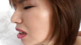 アジアのふしだらな女は、彼女の男によって深いとハードファック アジアのふしだらな女は、彼女の男によって深いとハードファック