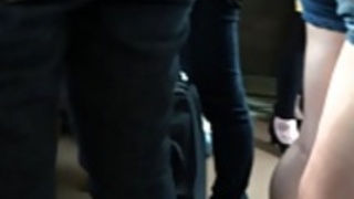 セクシーな美脚は008を歩きます セクシーな美脚は008を歩きます