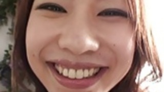 レイラは、指で犯さ毛深い性交を持っています レイラは、指で犯さ毛深い性交を持っています