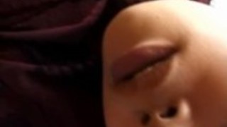 智美小林は、ハード陰茎のために飢えています 智美小林は、ハード陰茎のために飢えています