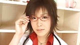 上原の変態医師がペニスをストローク 上原の変態医師がペニスをストローク