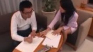 クリス小澤は大きなペニスを粉砕するために、彼女のタイトな猫を使用しています クリス小澤は大きなペニスを粉砕するために、彼女のタイトな猫を使用しています