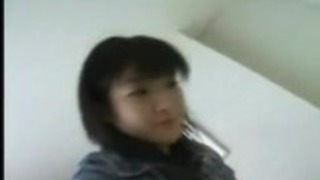 日本の女の子は犯さ彼女自身を撮影します 日本の女の子は犯さ彼女自身を撮影します