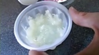 日本の女の子は、凍結精子を食べます 日本の女の子は、凍結精子を食べます