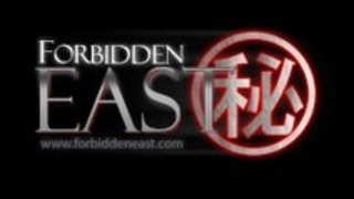 アップ油を塗った彼女の粋おっぱいとボディと東洋の赤ん坊マッサージ裸の男 アップ油を塗った彼女の粋おっぱいとボディと東洋の赤ん坊マッサージ裸の男