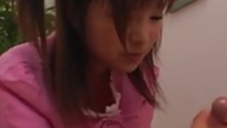 貴重なアジアのブルネットは彼女が上に吸引される脂肪ディックを持っています 貴重なアジアのブルネットは彼女が上に吸引される脂肪ディックを持っています