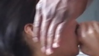 赤いストッキングでアジアのcuttieは全滅黒牛を取得します 赤いストッキングでアジアのcuttieは全滅黒牛を取得します